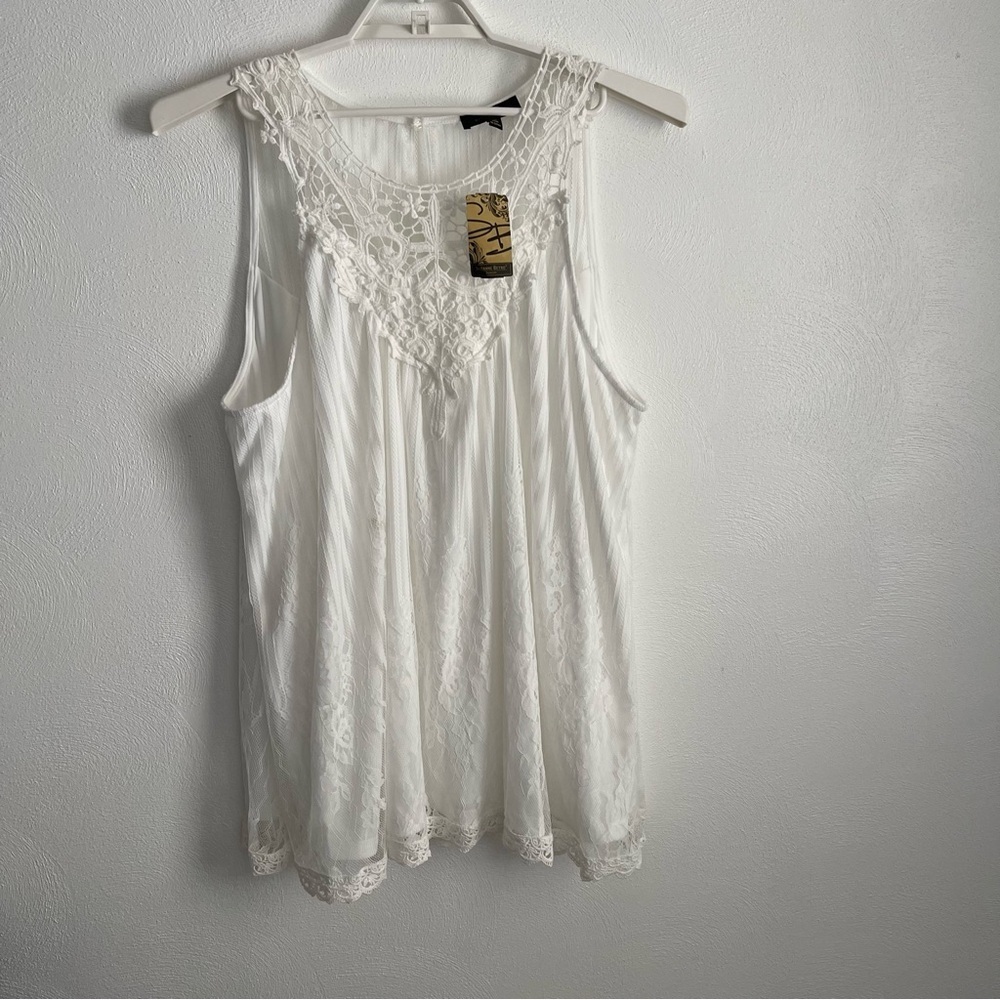 Suzanne Betro White Lacey Tank Top NWT Size 3X lined crocheted details